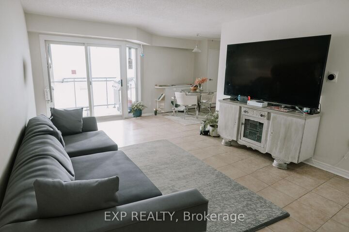 Property Photo:  858 Commissioners Road E 1207  ON N6C 5Y5 