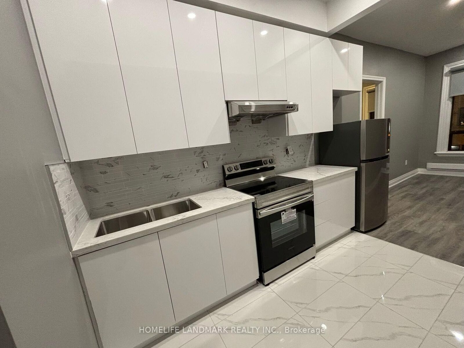 Property Photo:  271 Dunn Avenue 1B  ON M6K 1L9 