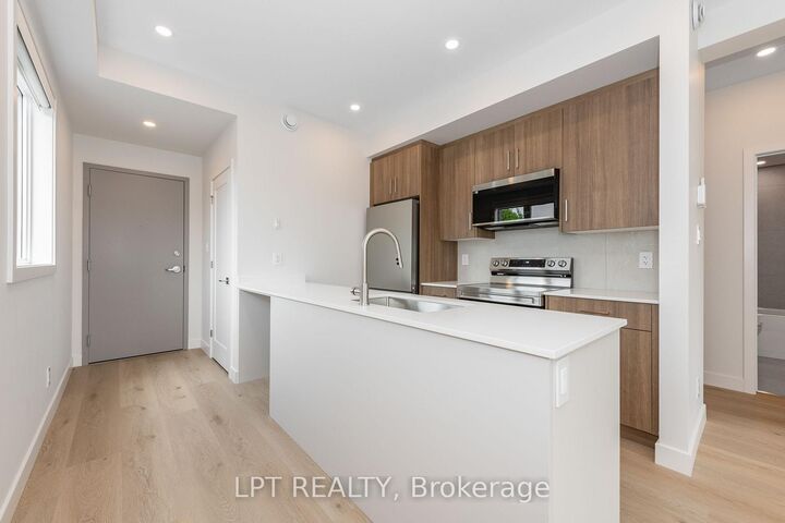 Property Photo: 249 Columbus Avenue 5 ON K1K 1P5