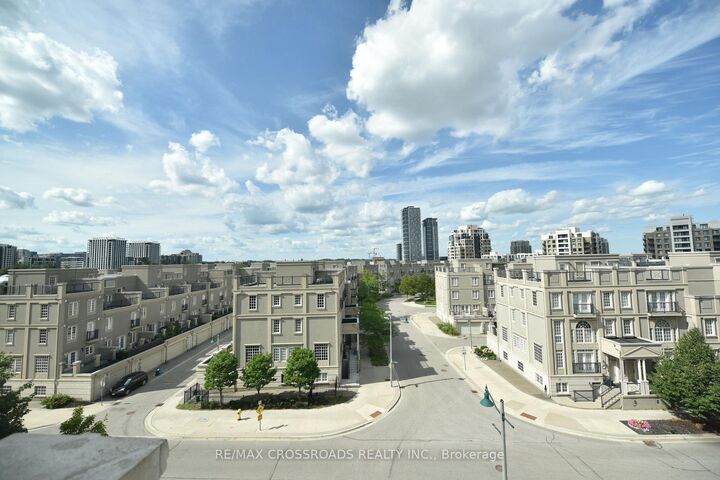Property Photo: 21 Upper Duke Crescent 505 ON L6G 0B7