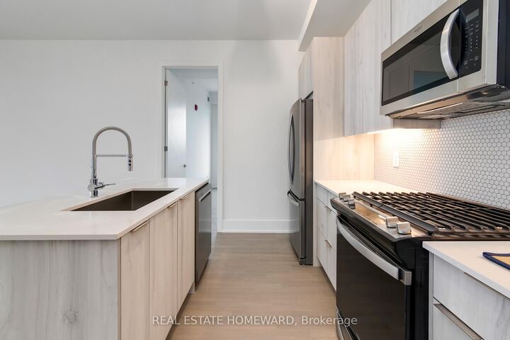 Property Photo:  495 Logan Avenue 601  ON M4K 0A5 