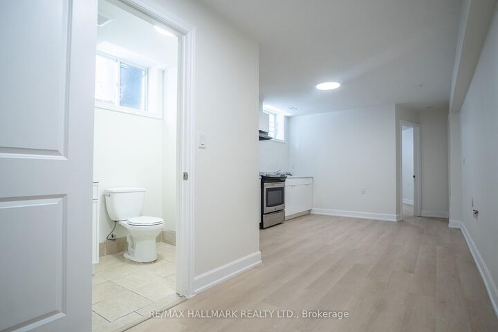 Property Photo:  118 Fairholme Avenue Basement 1  ON M6B 2W9 