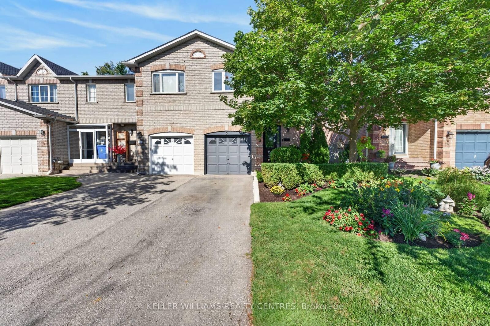 Property Photo: 12 Lancaster Court ON L4P 4A1