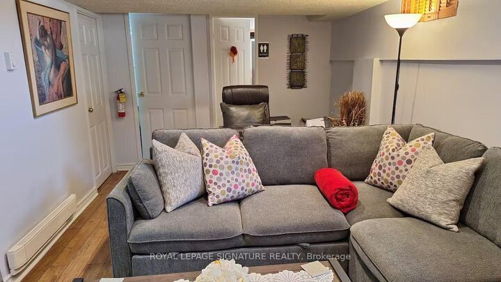 Property Photo:  6 Blairville Street  ON M3H 5Y5 