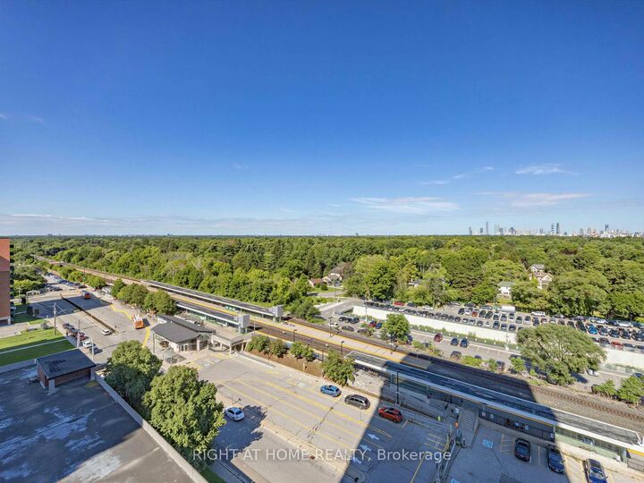 Property Photo: 28 Ann Street 1016 ON L5G 0E1