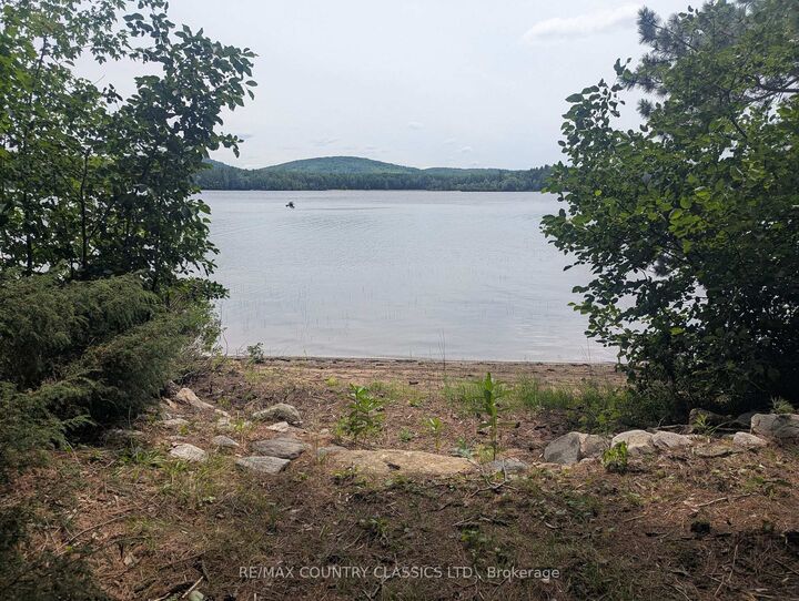 Property Photo:  22 Swan Lane  ON K0J 1B0 