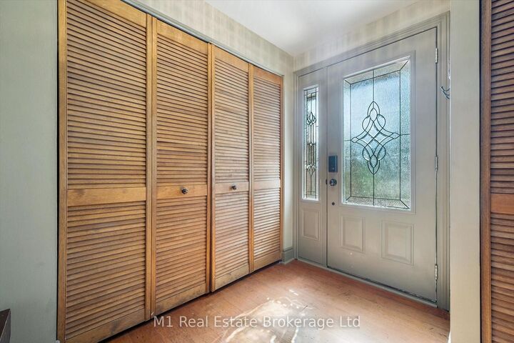 Property Photo:  567 Willow Road  ON N1H 7H3 