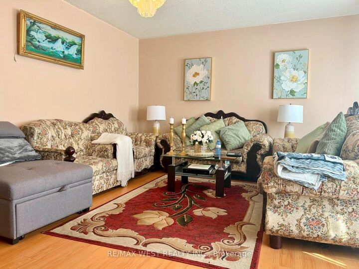 Property Photo: 6458 Finch Avenue W 134 ON M9V 1T4