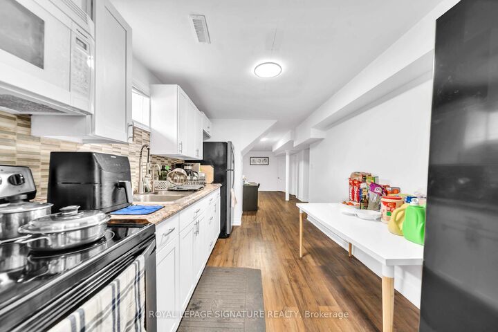 Property Photo:  702 Leeder Court Bsmt  ON L3Y 5A7 