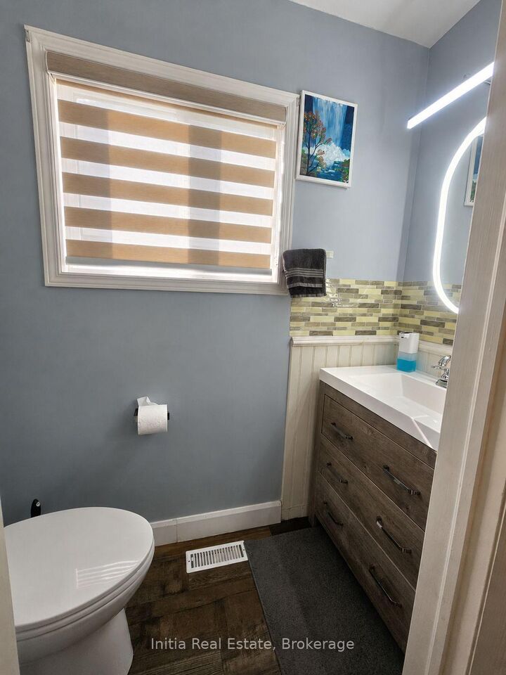 Property Photo:  34 Bellrock Crescent  ON N5V 4X3 