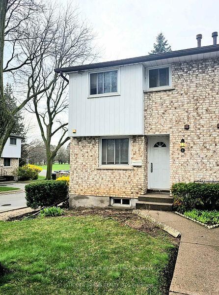 Property Photo: 5815 Swayze Drive 1 ON L2J 3W3