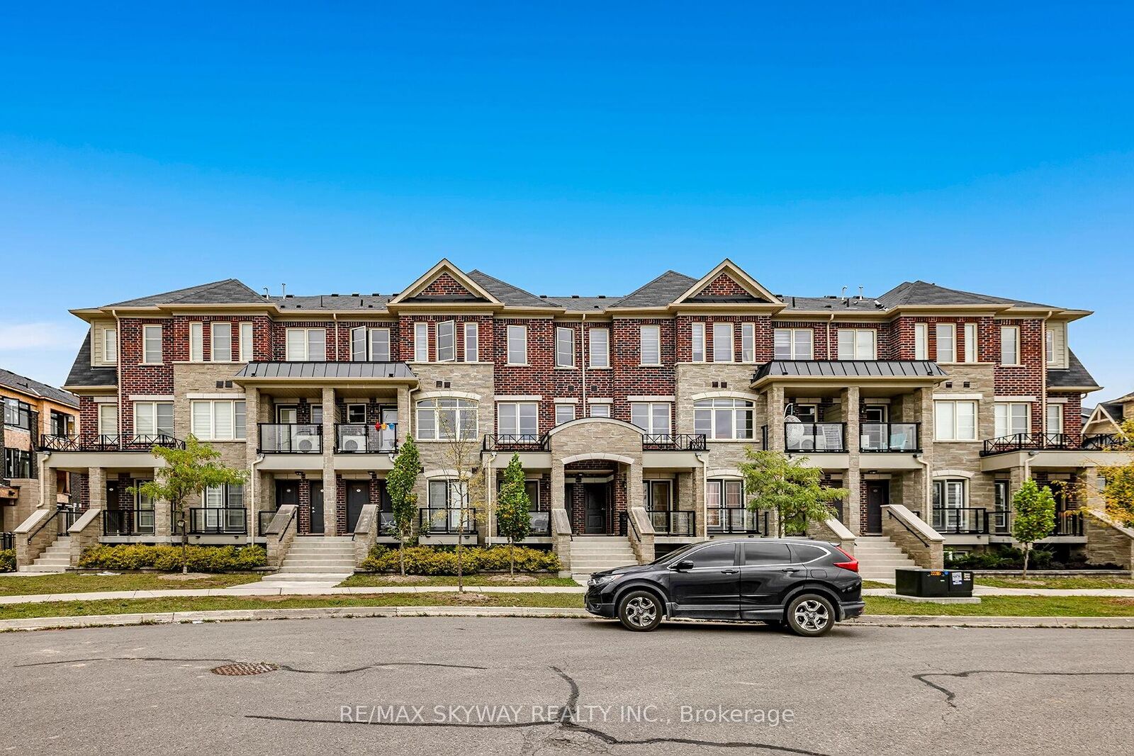 Property Photo: 200 Veterans Drive 10 ON L7A 4S6