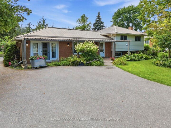 Property Photo:  171 Aikins Road  ON K8N 4Z2 
