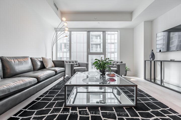 Property Photo:  357 King Street W 3109  ON M5V 0S7 