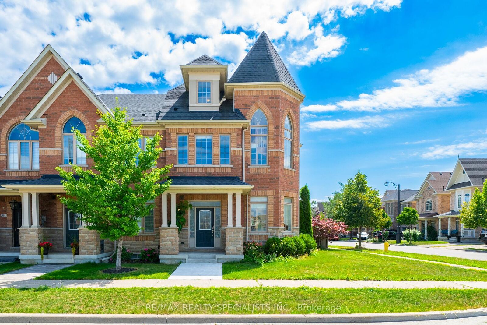 Property Photo: 177 East's Corners Boulevard ON L4H 3Z9
