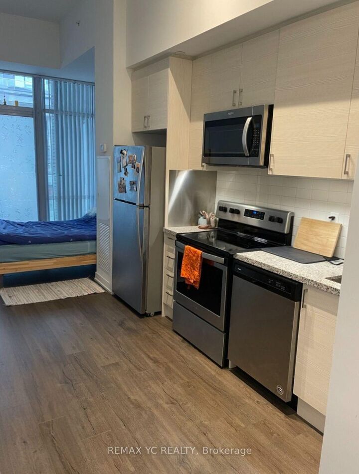 Property Photo:  621 Sheppard Avenue E 111  ON M2K 0G4 