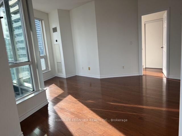 Property Photo:  18 Holmes Avenue 1105  ON M2N 0E1 