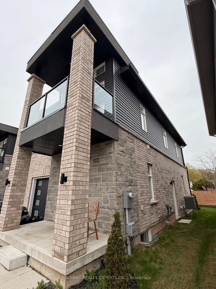 Property Photo: 5672 Dorchester Road 59 ON L2G 5S3