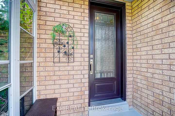 Property Photo: 626 Walpole Crescent ON L3X 2B4