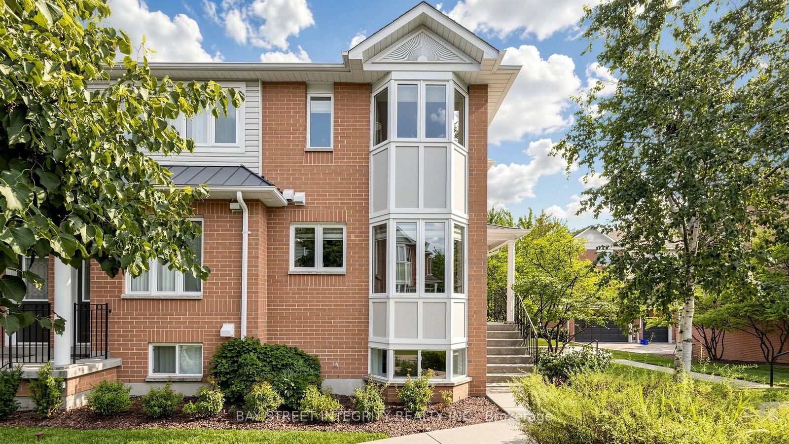 Property Photo:  83 Mondeo Drive 331  ON M1P 5B6 