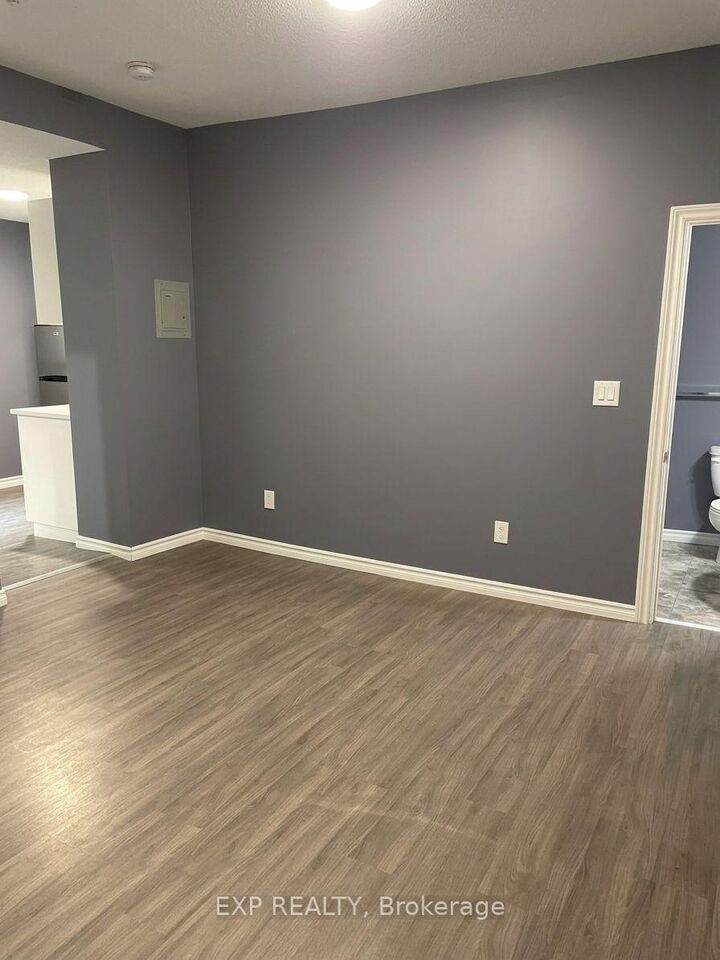 Property Photo:  70 Victoria Avenue S 9  ON L8N 2S7 