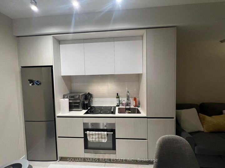 Property Photo:  225 Sumach Street 1910  ON M5A 3K3 