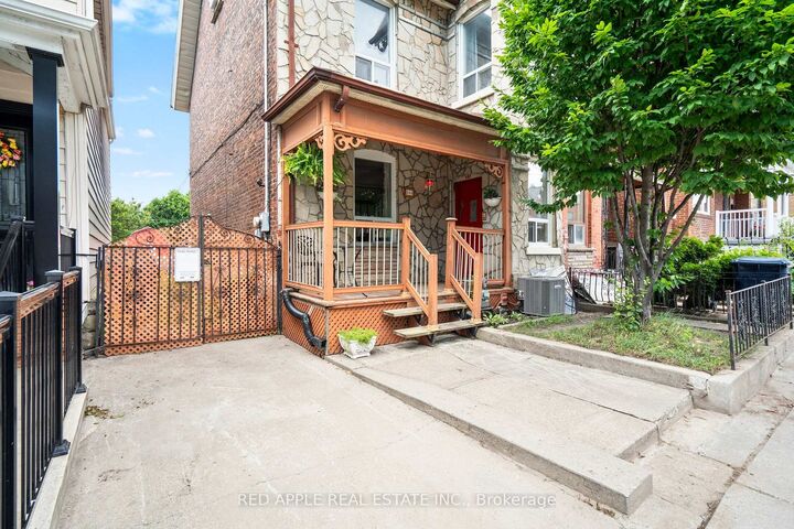 Property Photo: 546 Dufferin Street ON M6K 2A7