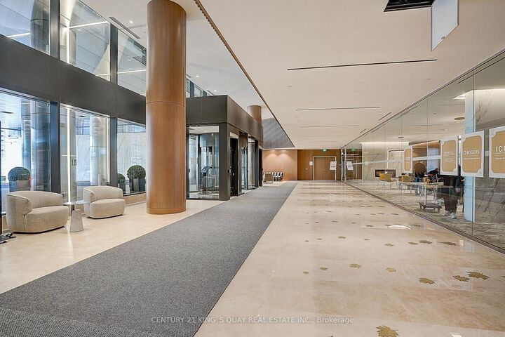 Property Photo:  3 Concord Cityplace Way 3909  ON M5V 0X4 