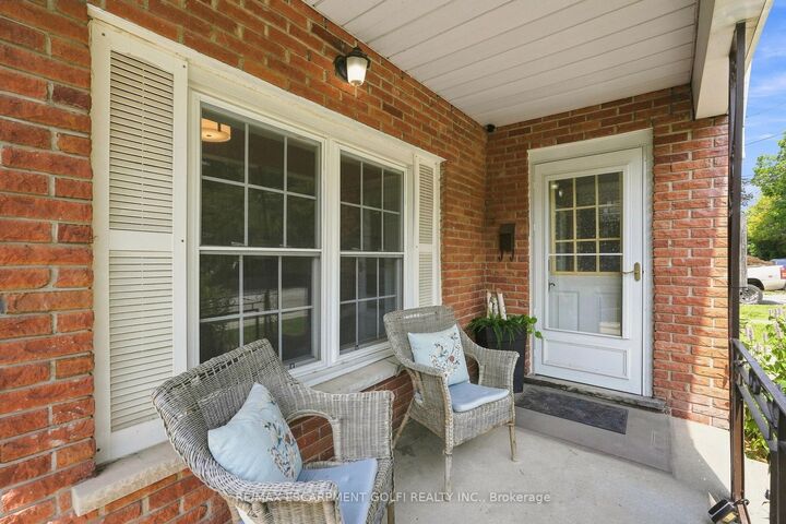 Property Photo:  60 Oliver Street  ON N1E 3B5 