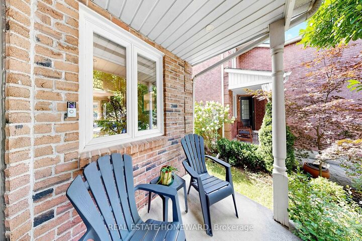 Property Photo: 242 Badessa Circle ON L4J 6C7