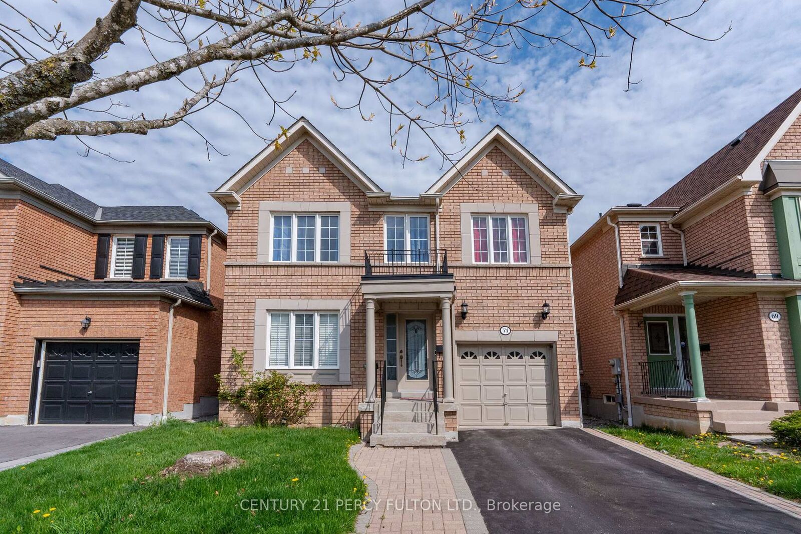 Property Photo: 71 Armitage Crescent ON L1T 4K9