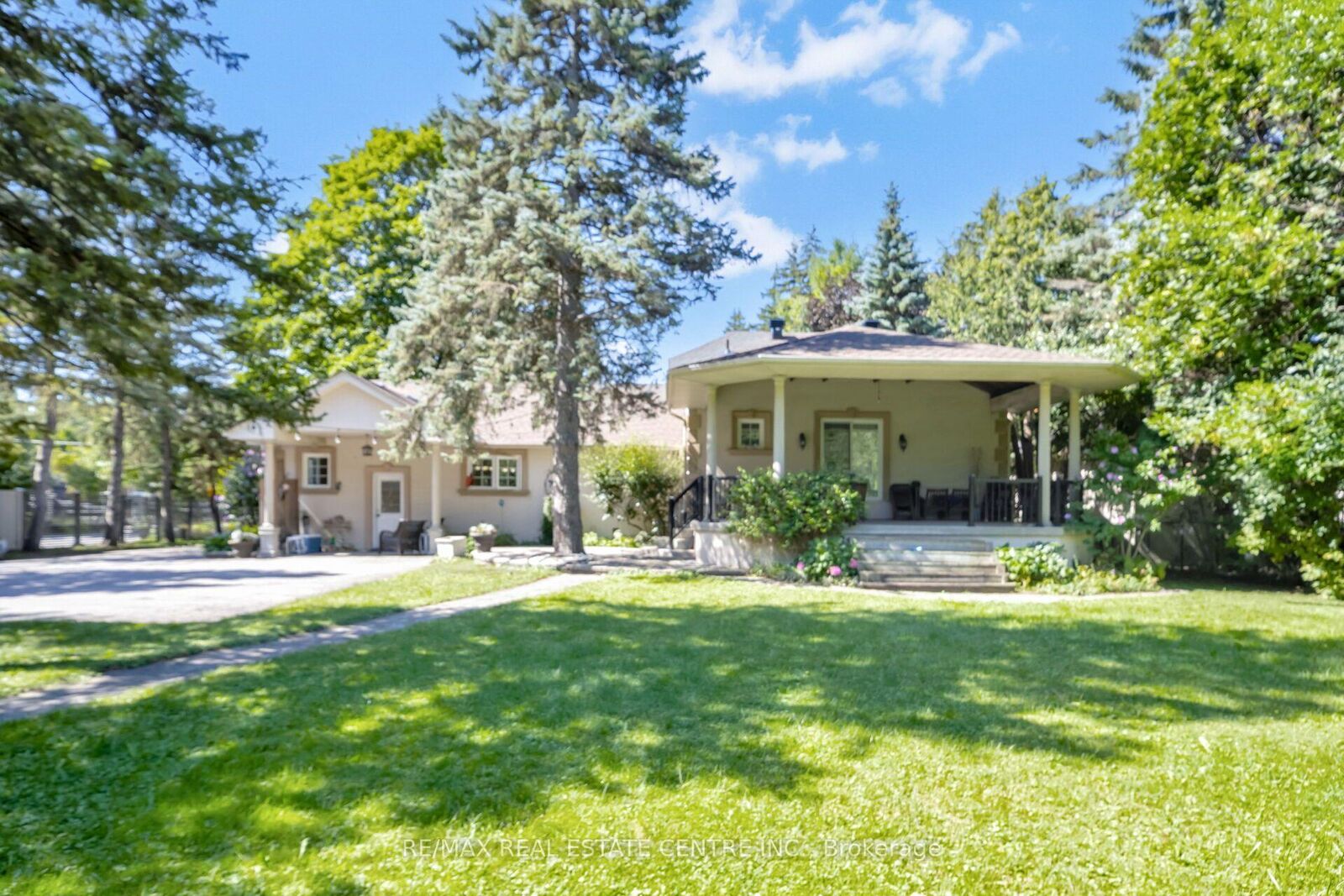 Property Photo: 6961 Second Line W ON L5W 1A1
