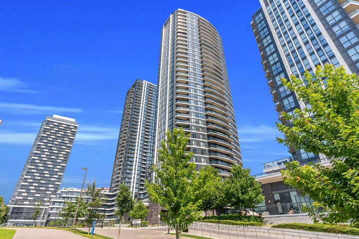 Property Photo: 35 Watergarden Drive 218 ON L5R 0G8