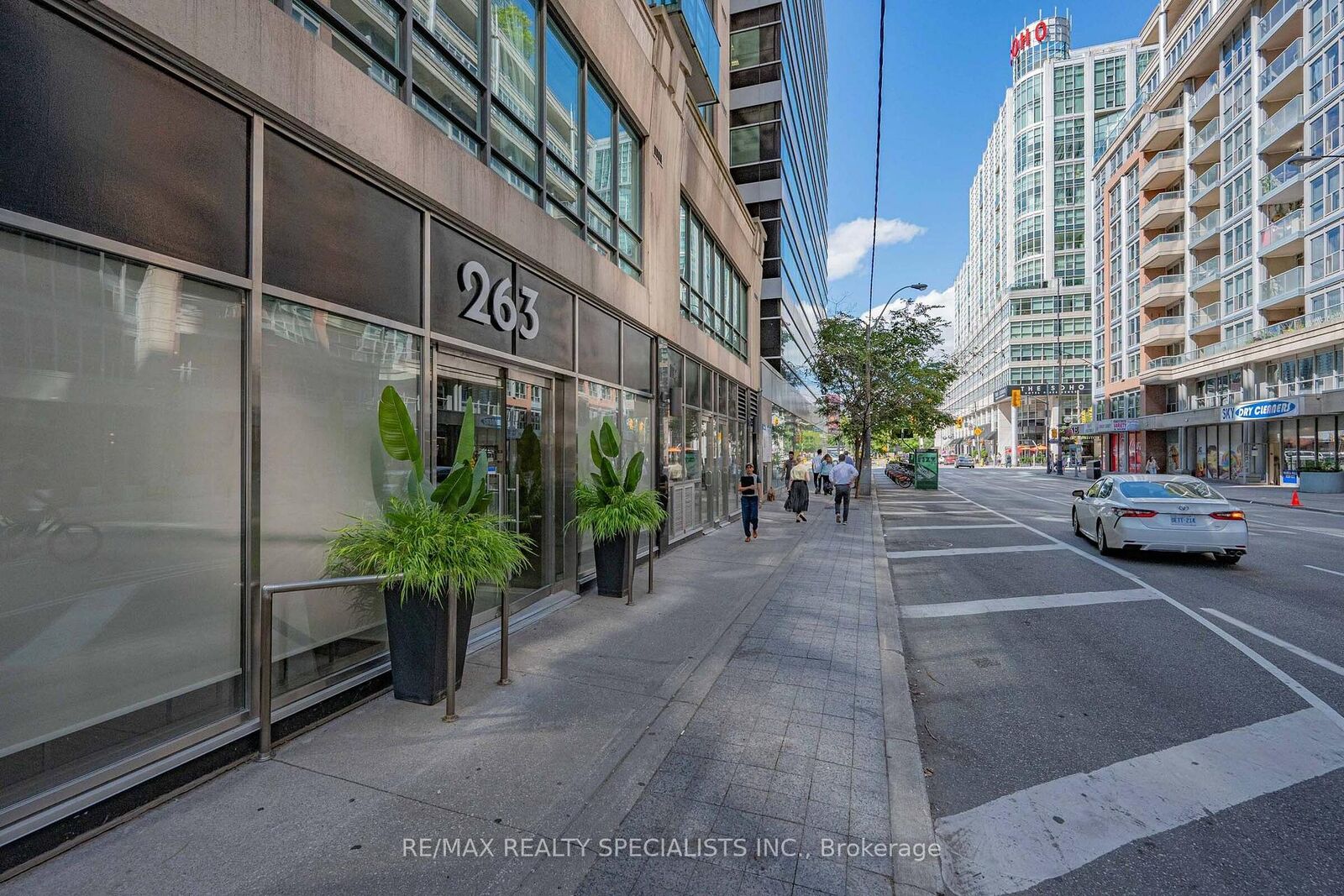 Property Photo:  263 Wellington Street W 503  ON M5V 3E6 