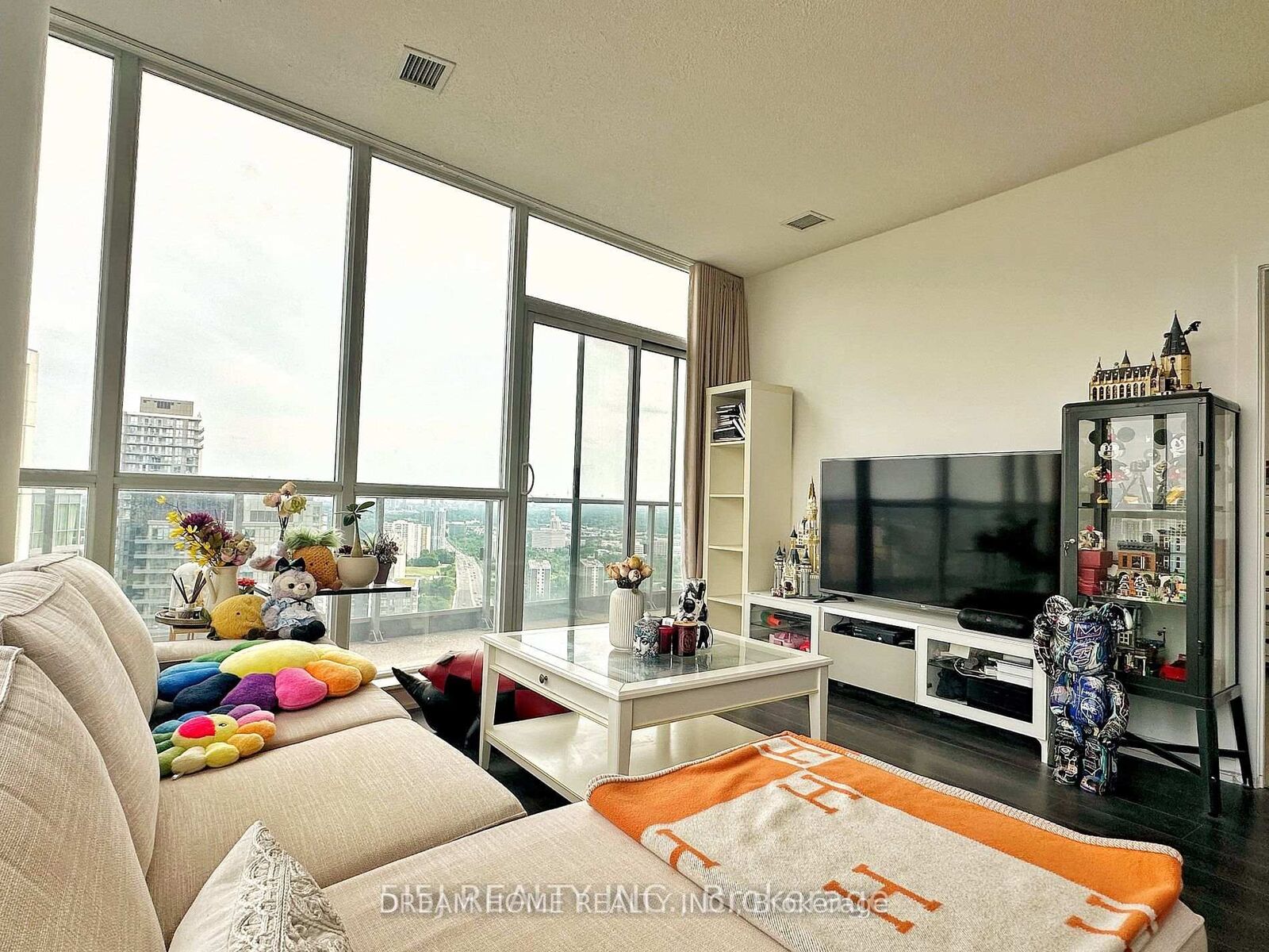 Property Photo:  66 Forest Manor Road 2608  ON M2J 0B7 