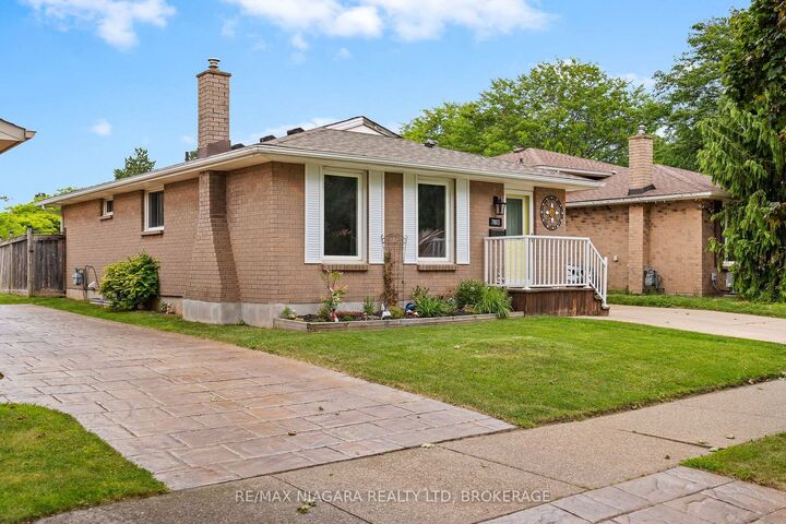 Property Photo:  7803 Salisbury Place  ON L2H 2N1 