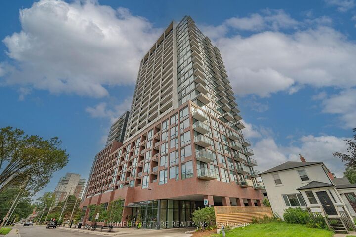 Property Photo: 28 Ann Street 208 ON L5G 0E1