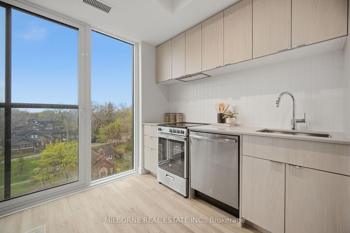 Property Photo: 1660 Bloor Street W 708 ON M6P 1A8