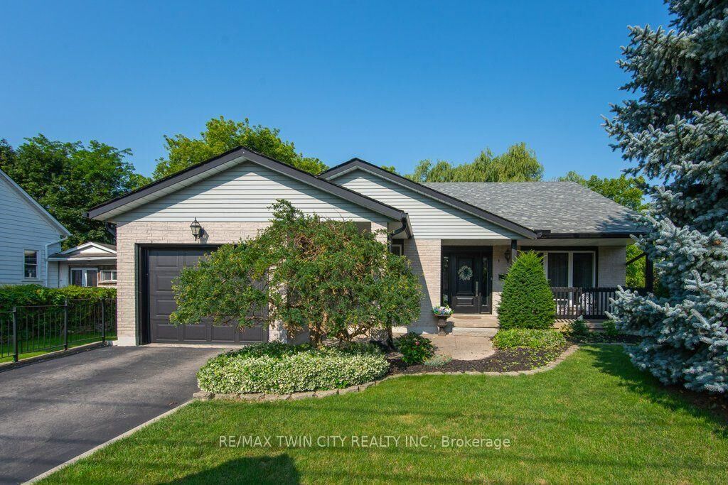 Property Photo: 108 Queensway Drive ON N3B 2T5