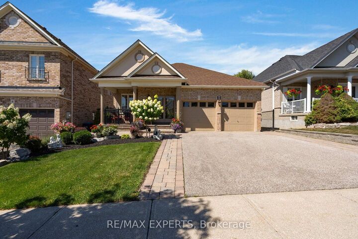 Property Photo: 8 Evans Ridge ON L7E 2Z2