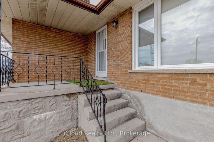 Photo de la propriété: 28 Hoffman Street ON N2M 3M7