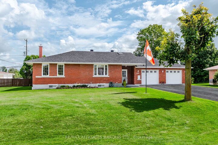 Property Photo:  3461 Marydale Avenue  ON K6K 1P6 