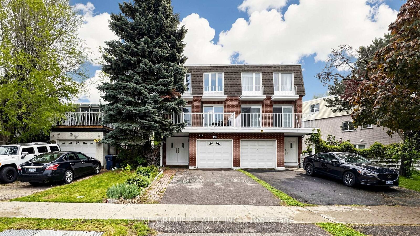 Property Photo: 41 Chipwood Crescent ON M2J 3X6