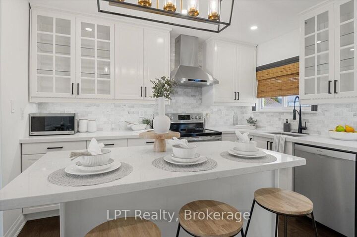 667 Wickens Avenue — photo 1