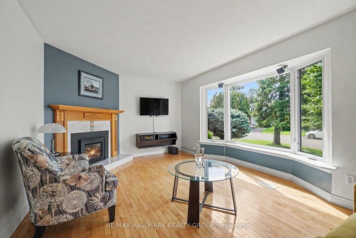Property Photo: 279 Pintail Terrace ON K1E 1Z9