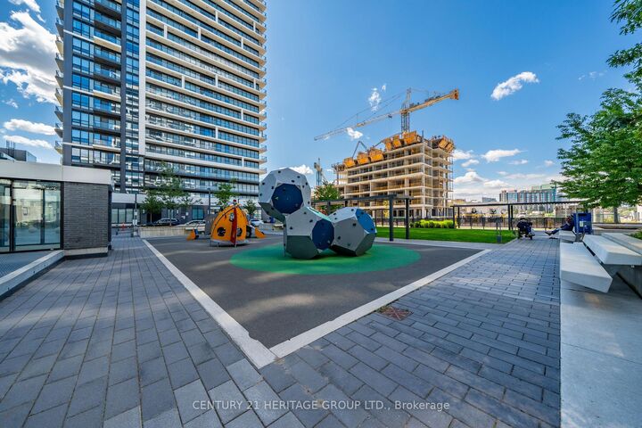 Property Photo:  8 Water Walk Drive 1503  ON L3R 6L4 