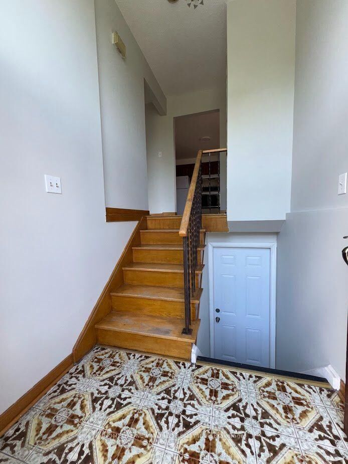 Property Photo: 6 Privet Road ON M3M 1C1