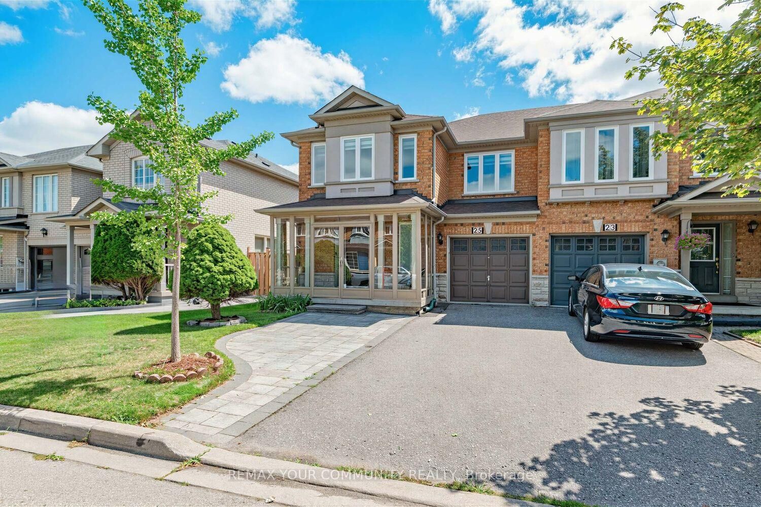 Property Photo: 25 Bassett Avenue ON L4B 4J9