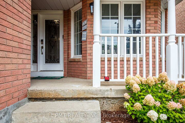 Property Photo: 6364 Alderwood Trail ON L5N 6X1