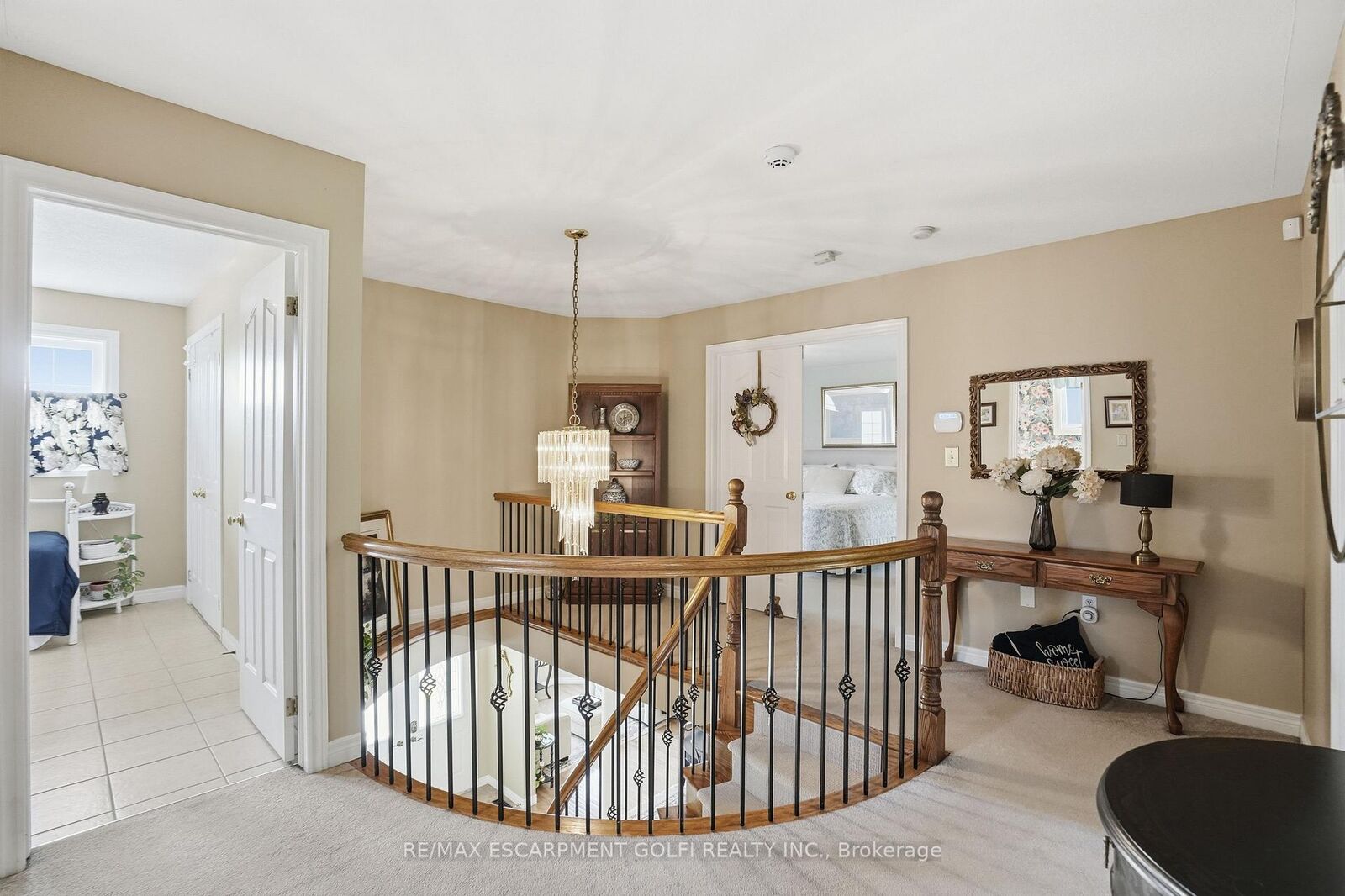 Property Photo: 26 Shadetree Crescent ON L8J 3X2